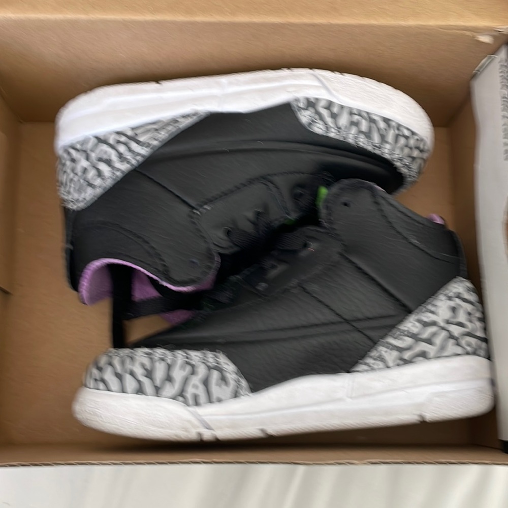 Toddler Retro Jordan 3 size 7c in great condition
